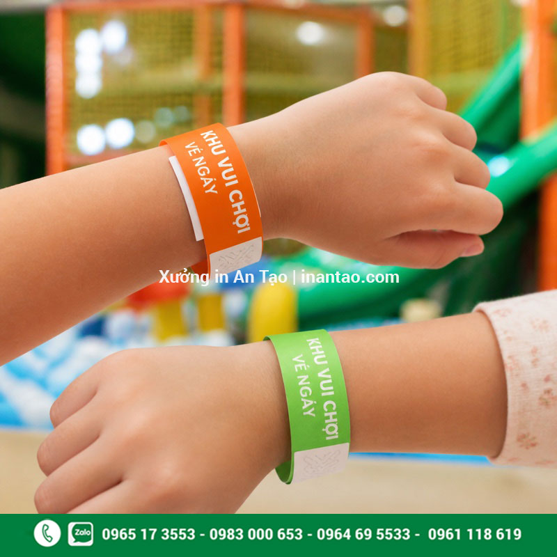 Vòng đeo tay giấy quản lý khách khu vui chơi In vòng đeo tay cho khu vui chơi trẻ em theo màu