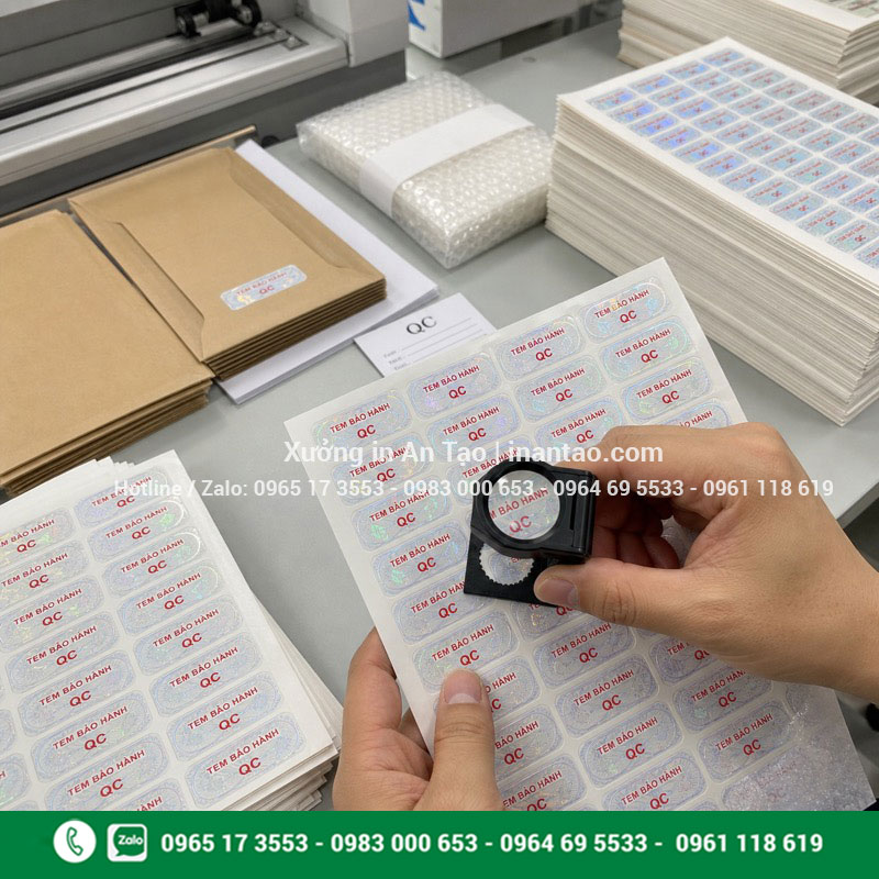 Kiểm soát chất lượng tem bảo hành thành phẩm Kiểm tra tem bảo hành chất lượng cao trước khi đóng gói
