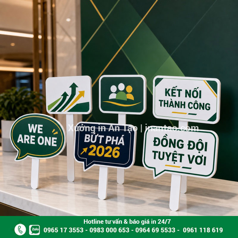 Hashtag cầm tay công ty in theo bộ nhận diện Mẫu hashtag cầm tay công ty cho hội nghị và team building